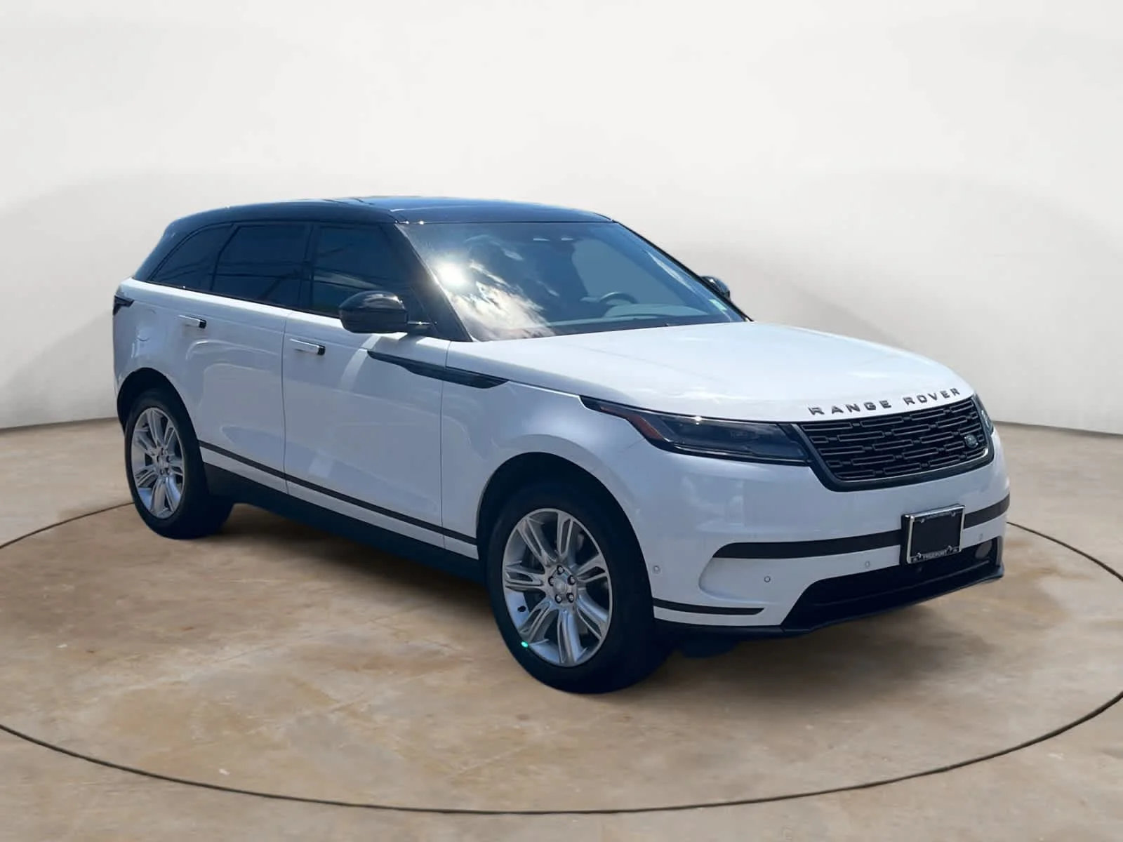 Certified Used 2026 Fuji White Land Rover S image 7