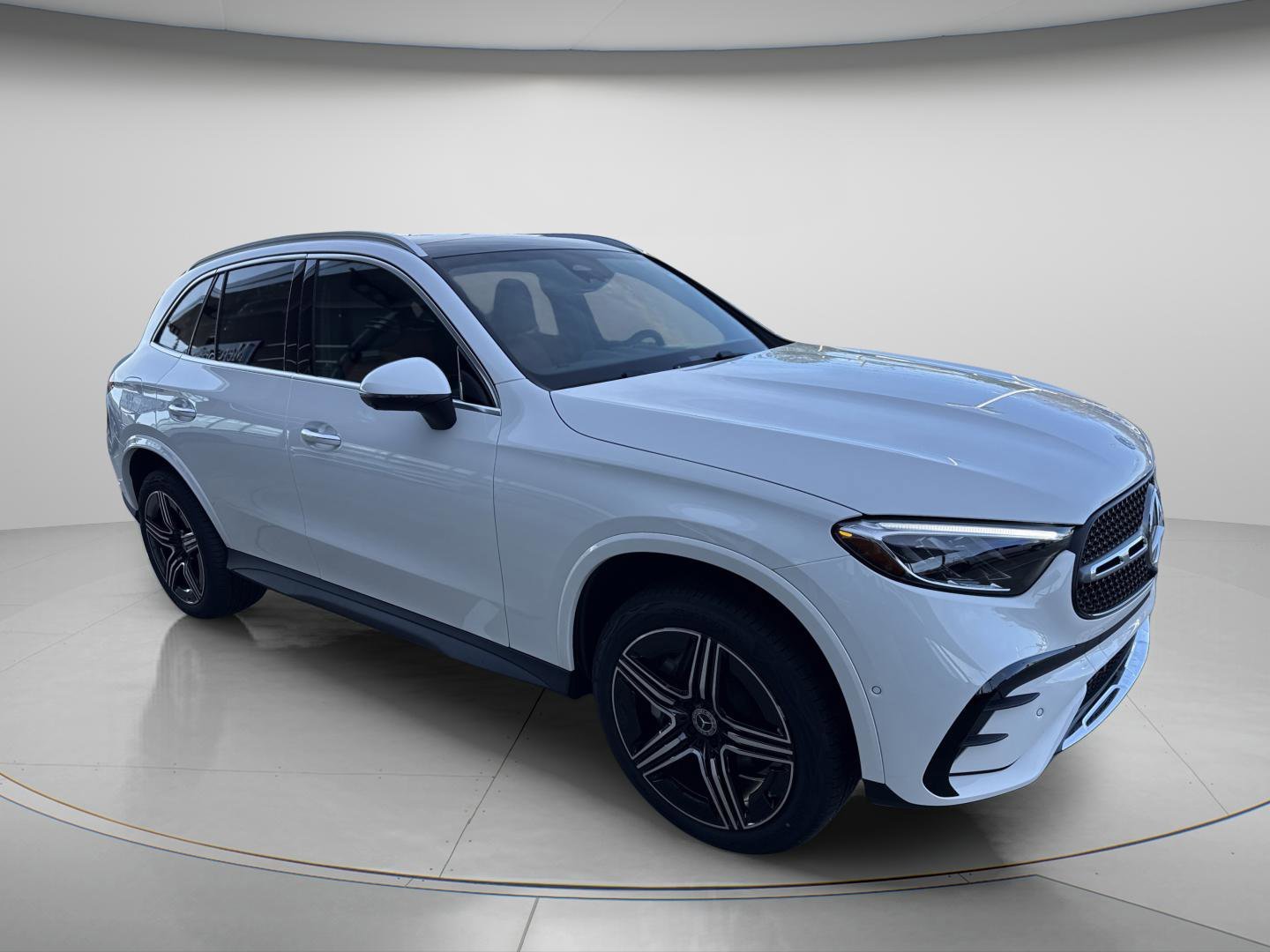 New 2026 Polar White Mercedes-Benz GLC 300 image 5