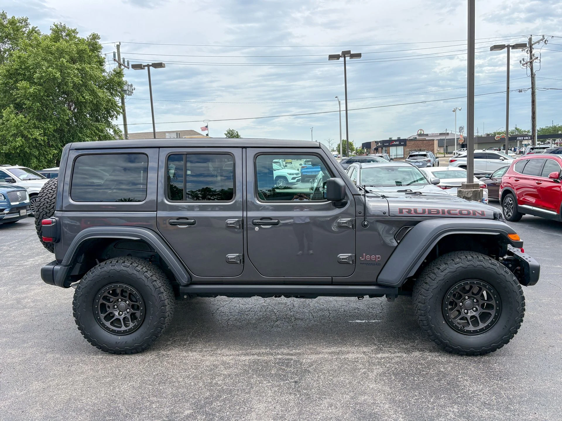 Used 2022 Gray Jeep Unlimited Rubicon image 9