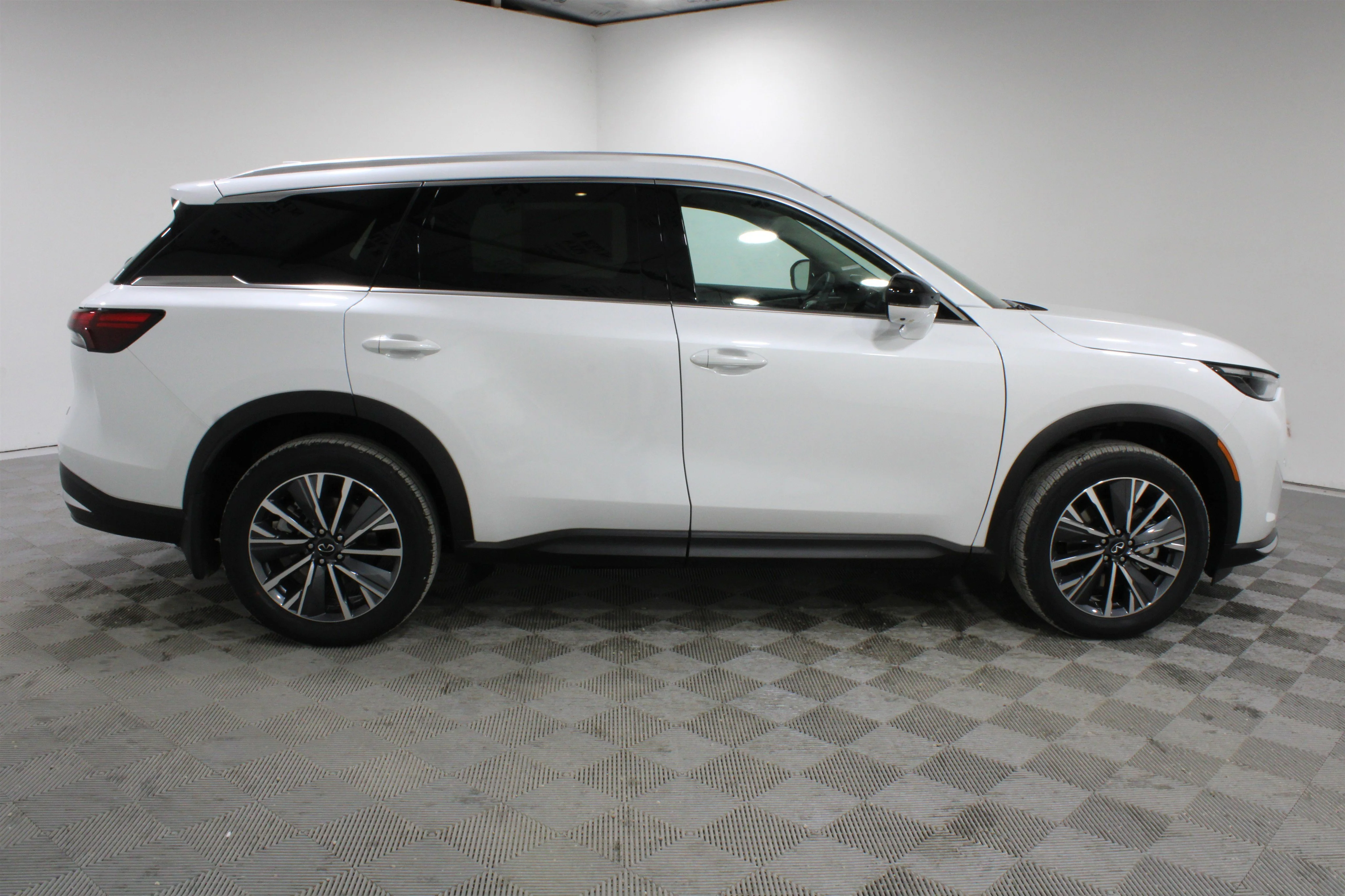 2027 INFINITI QX60 LUXE - Photo 30