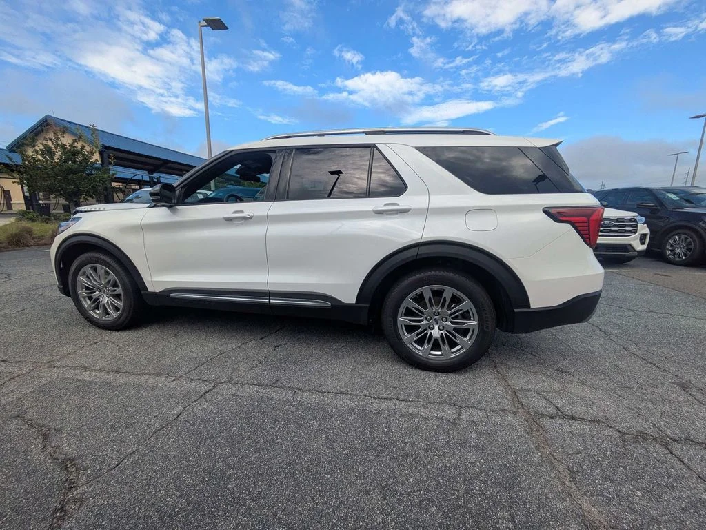 New 2026 Star White Metallic Tri-Coat Ford Platinum image 7