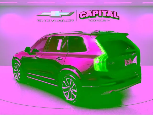 Used 2019 Blue Volvo T5 Momentum image 3