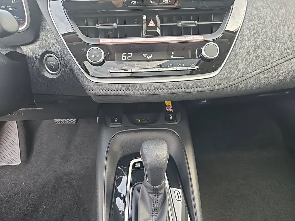 New 2027 Classic Silver Metallic Toyota Hybrid XLE image 22
