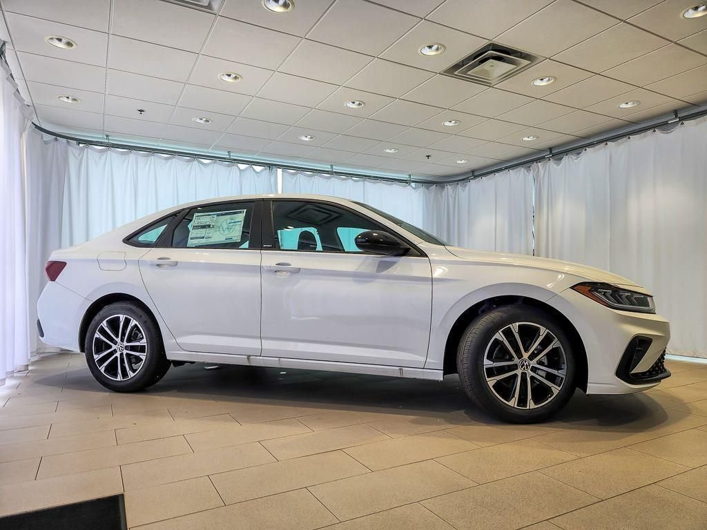 New 2026 Pure White Volkswagen 1.5T Sport image 5