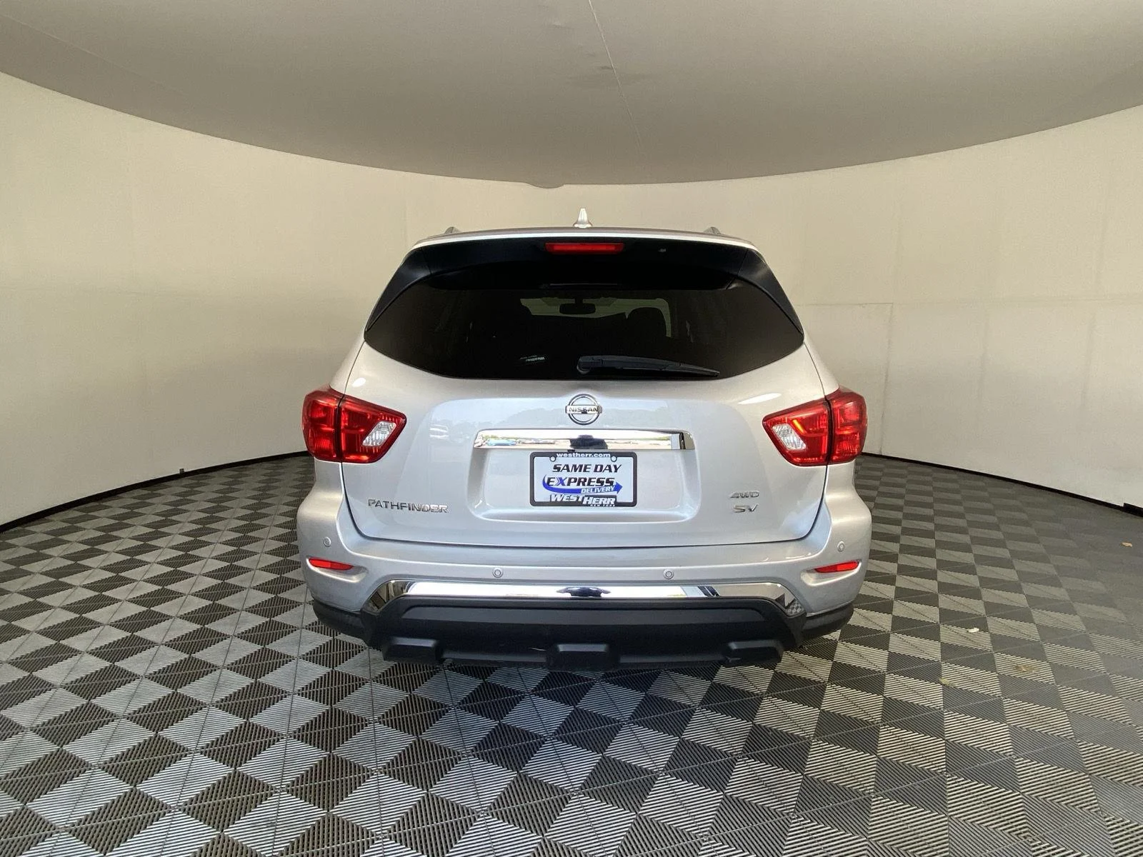 Used 2019 Brilliant Silver Metallic Nissan SV image 6