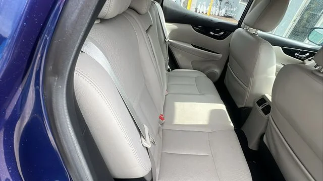 Used 2017 Blue Nissan SL image 14