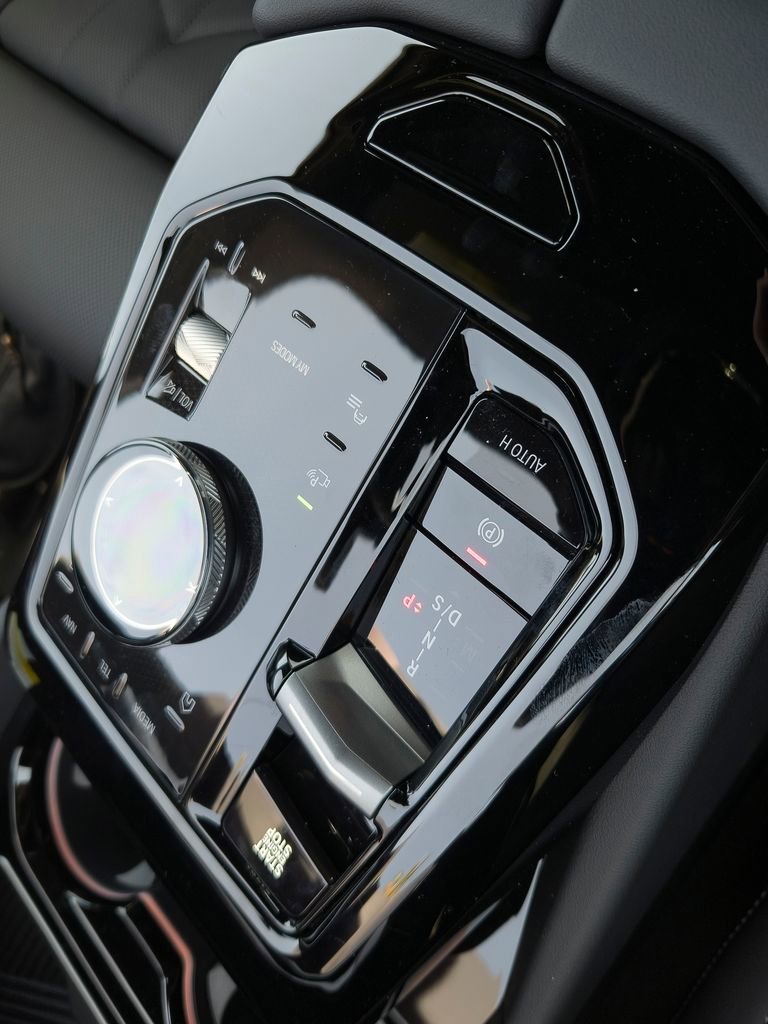 New 2026 Black Sapphire Metallic BMW 530i image 10
