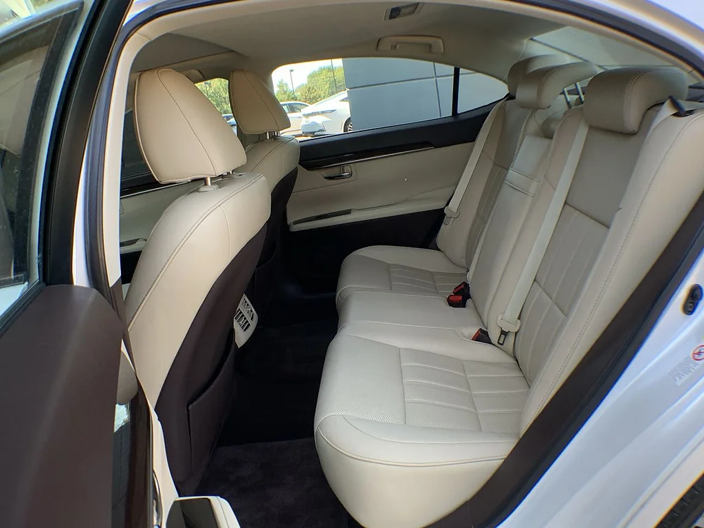 Used 2018 Eminent White Pearl Lexus 350 image 23