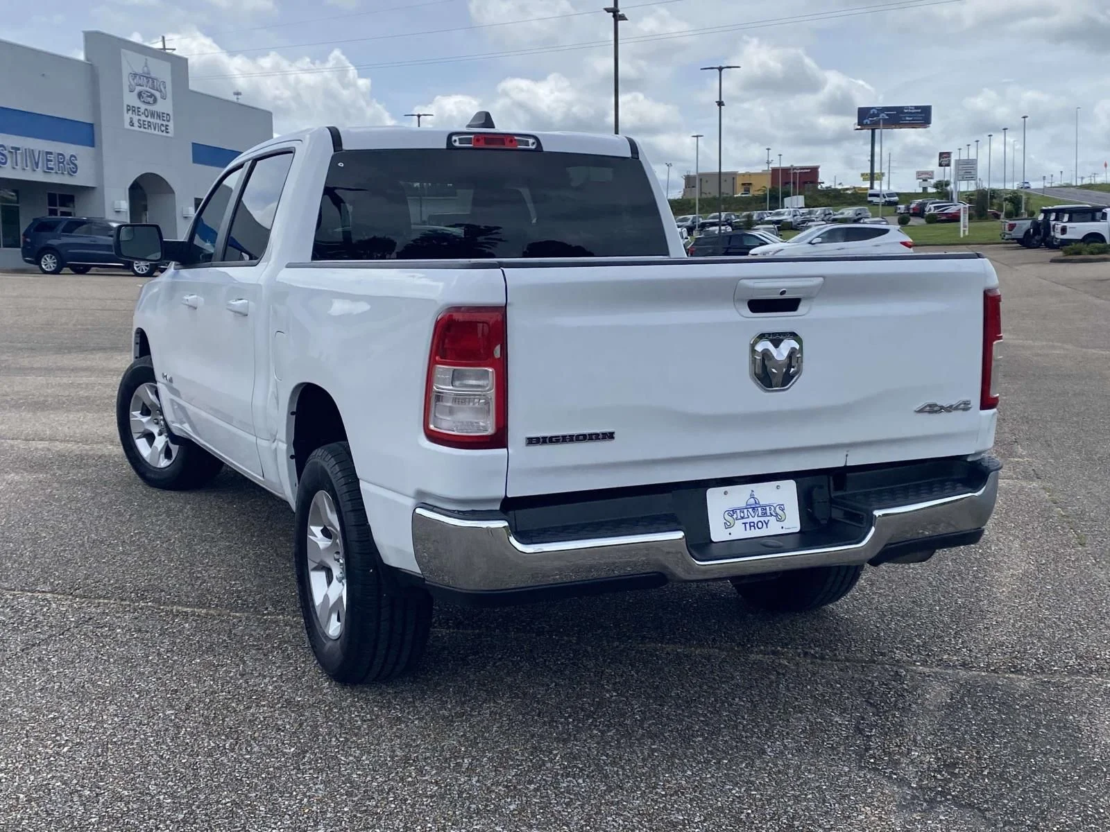 Used 2021 White Ram Big Horn/Lone Star image 5