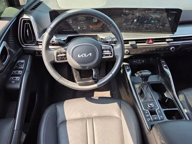 Used 2025  Kia EX image 14