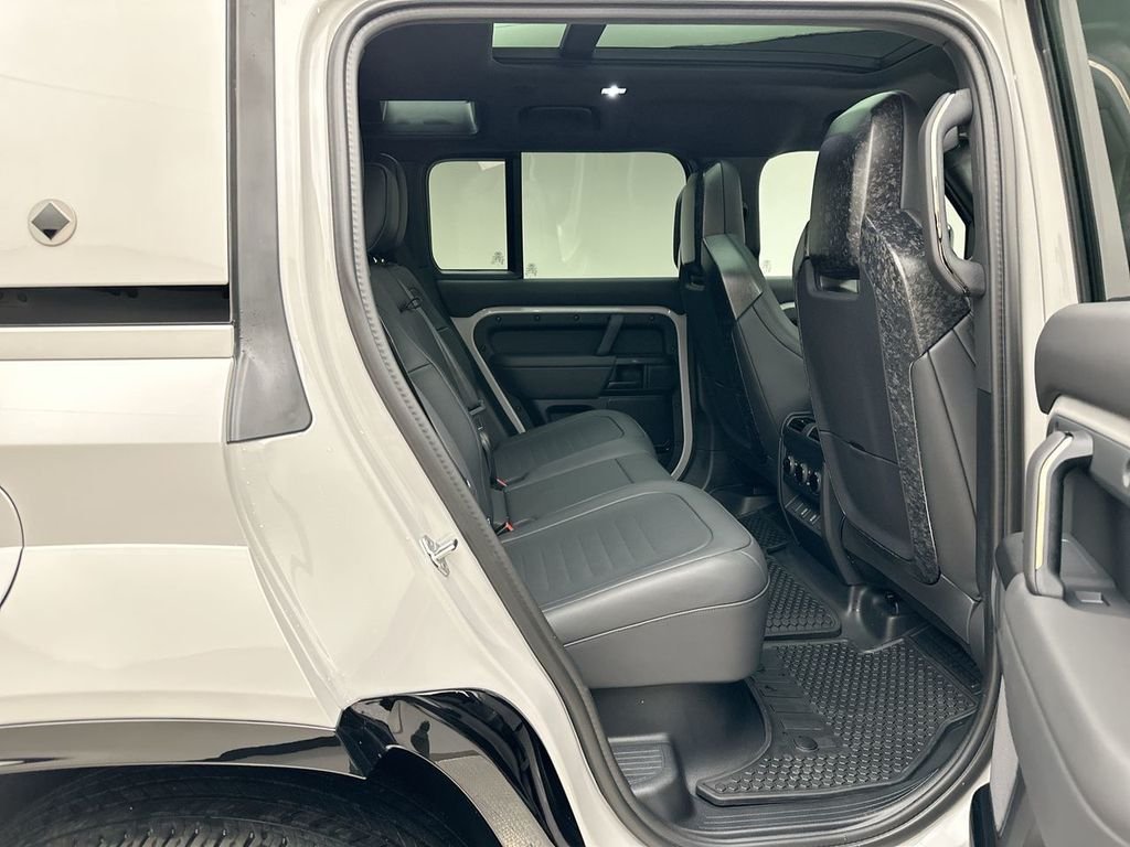New 2026 Borasco Grey Land Rover OCTA image 7
