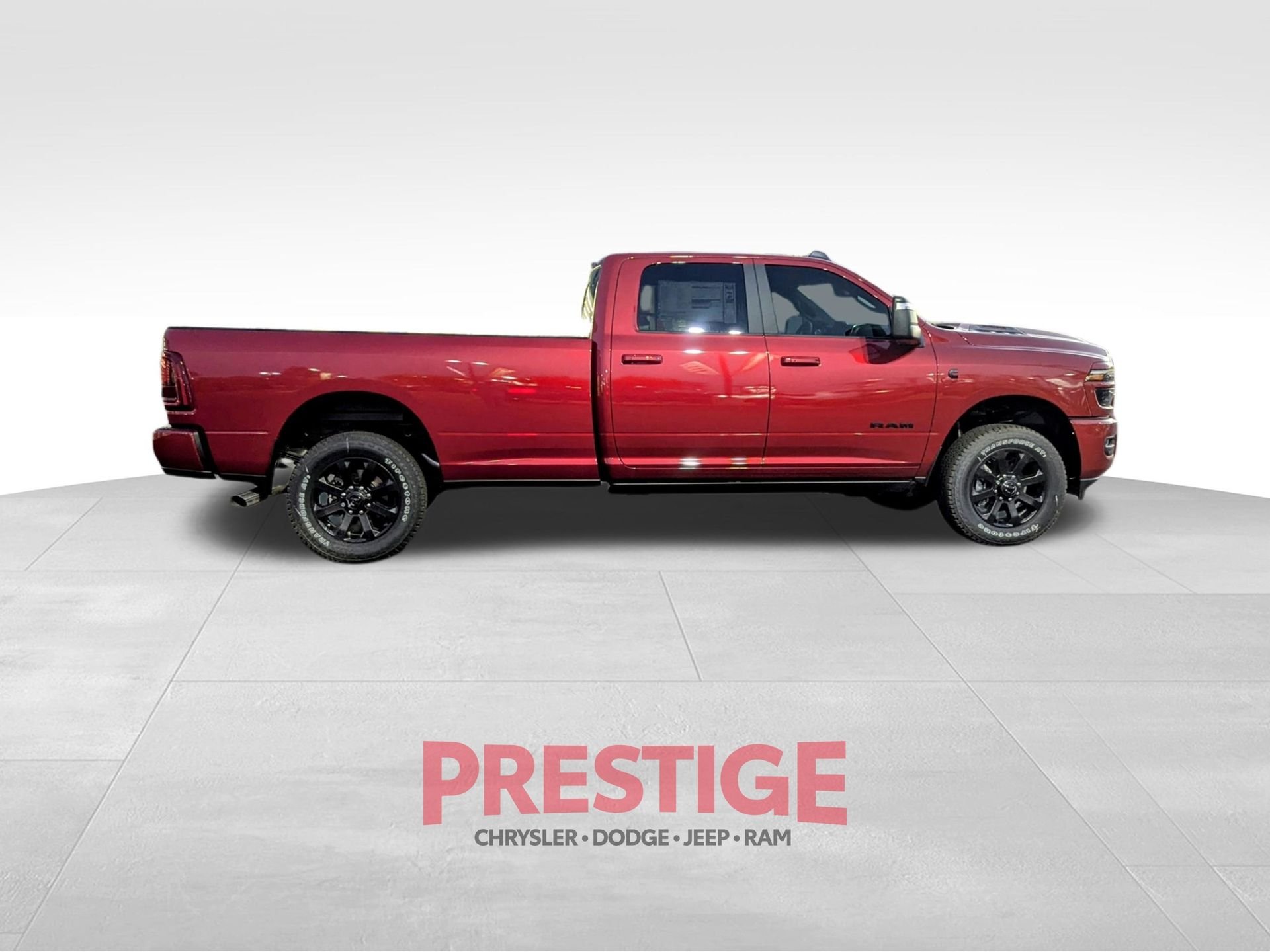 New 2026 Molten Red Pearl-Coat Exterior Paint RAM Laramie image 4