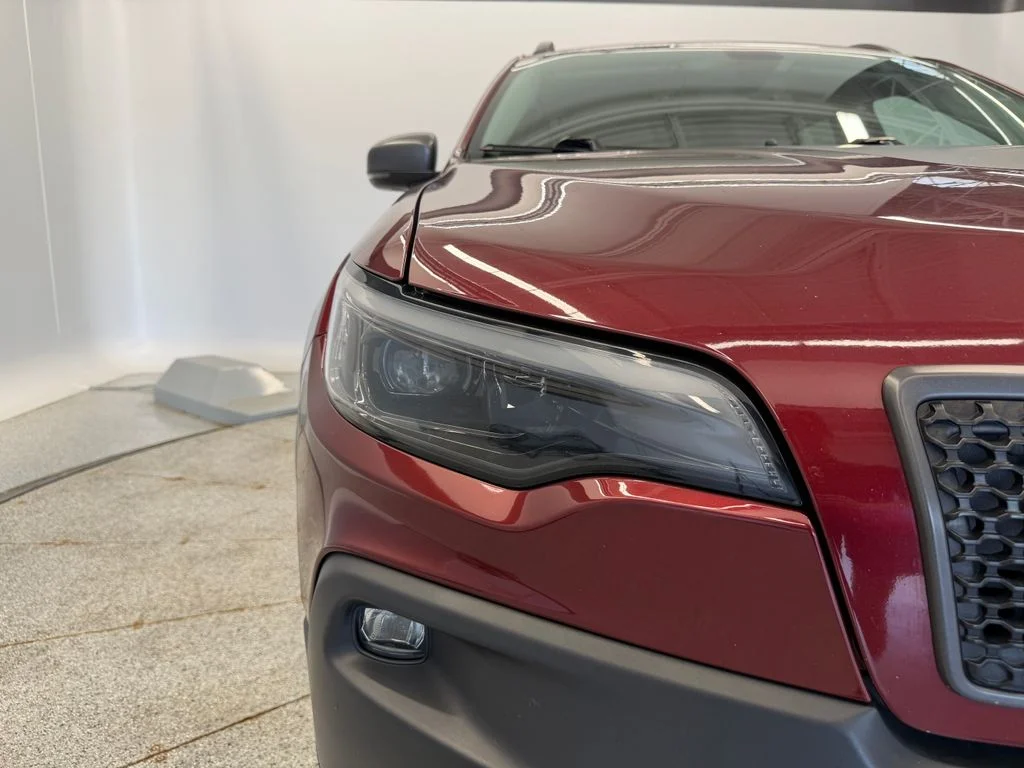Used 2020 Red Jeep Trailhawk image 23