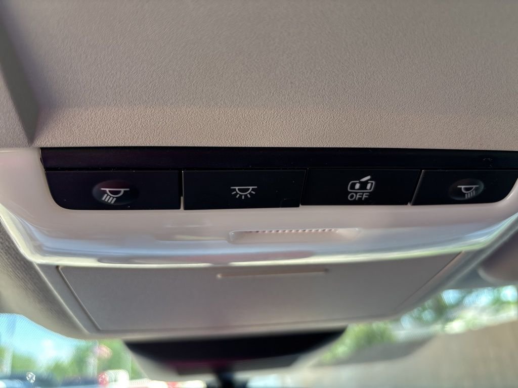 Used 2024 Gray Nissan SV image 27