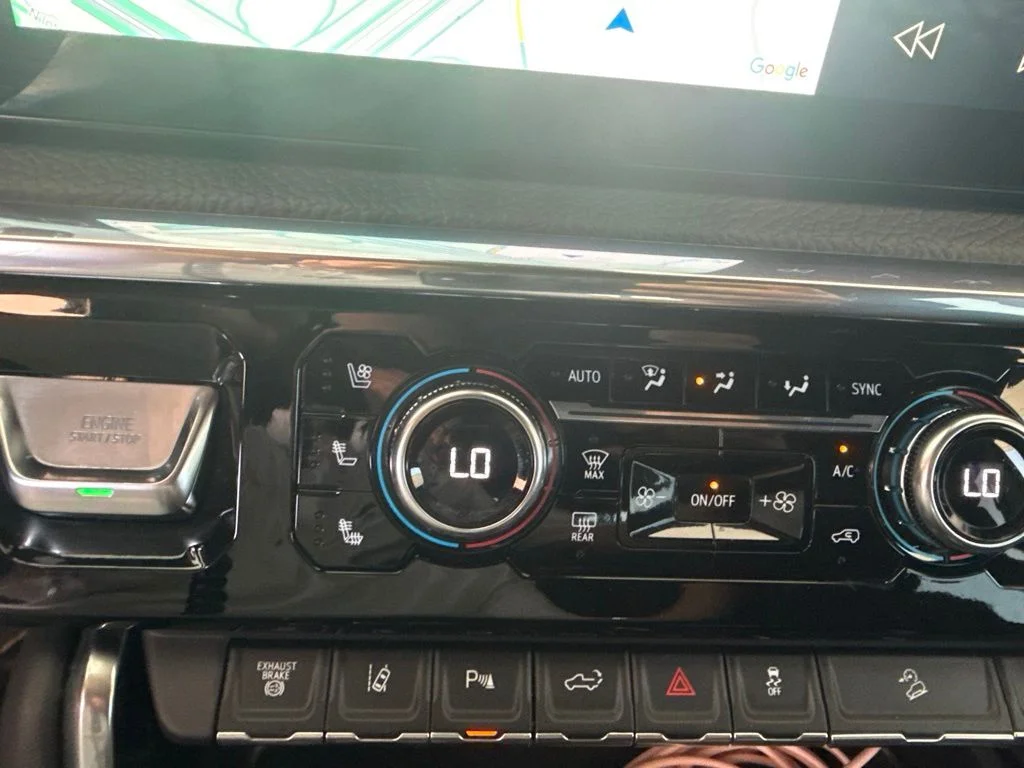 Used 2024 White GMC Denali image 8