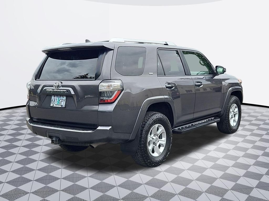 Used 2016 Gray Toyota SR5 image 6