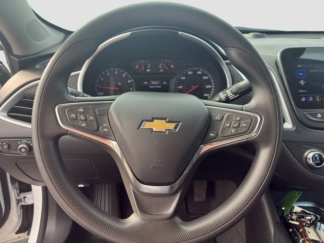 Used 2024 Summit White Chevrolet 1LT image 17
