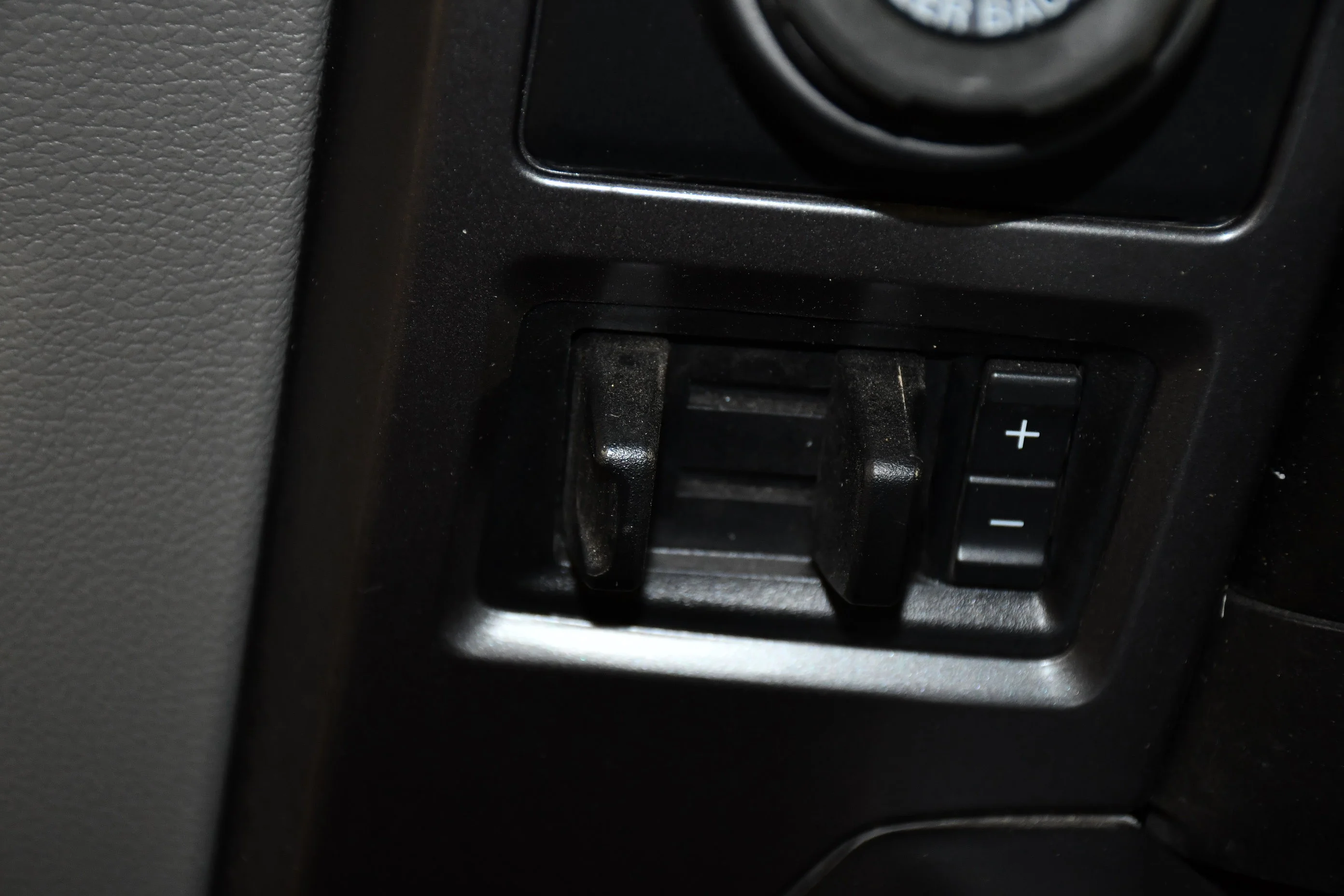 Used 2019 Black Metallic Ford XLT image 30