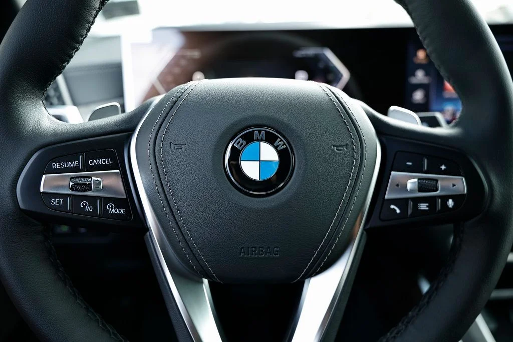 New 2026 Skyscraper Grey Metallic BMW xDrive40i image 33
