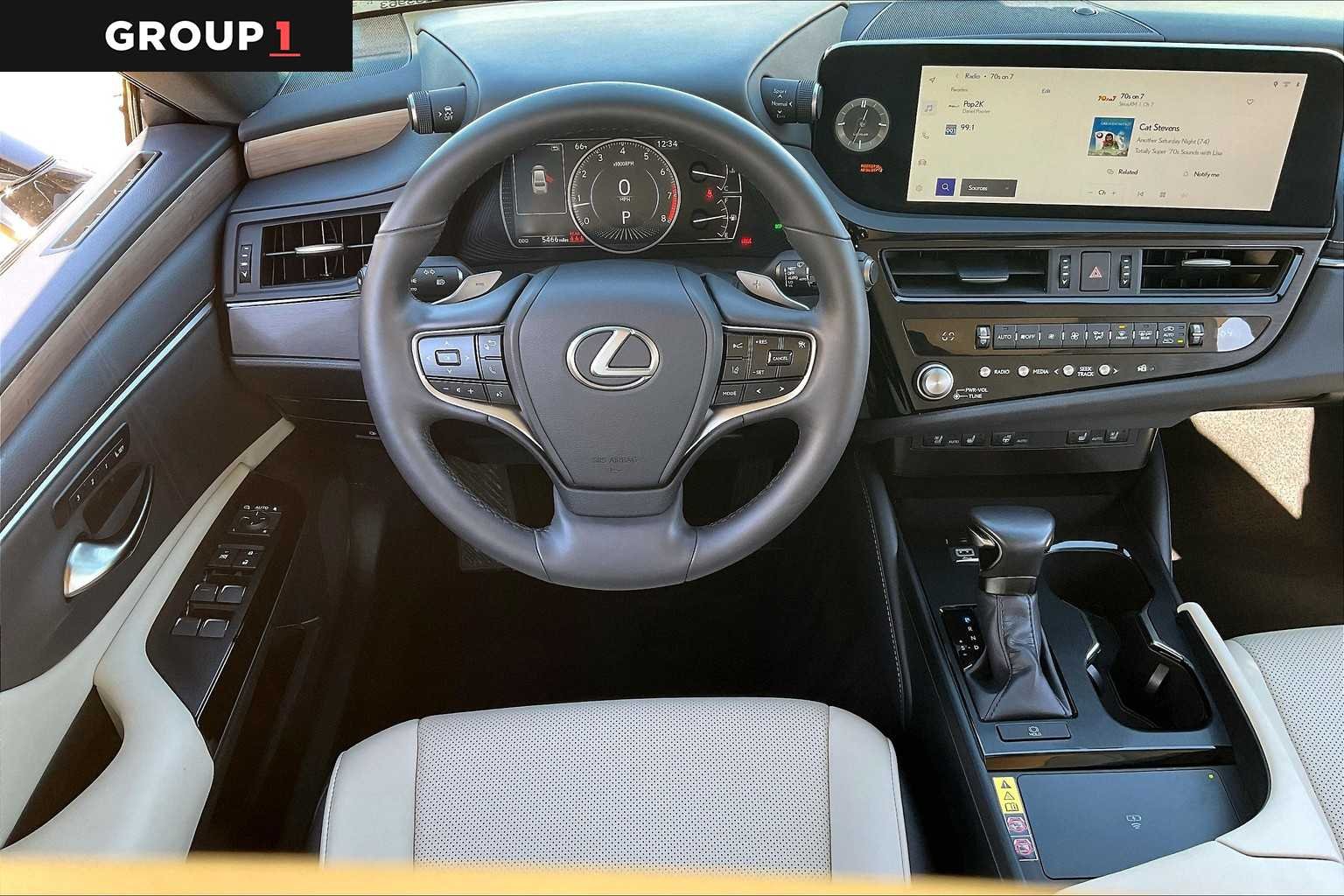 Used 2023 Eminent White Pearl Lexus  image 6