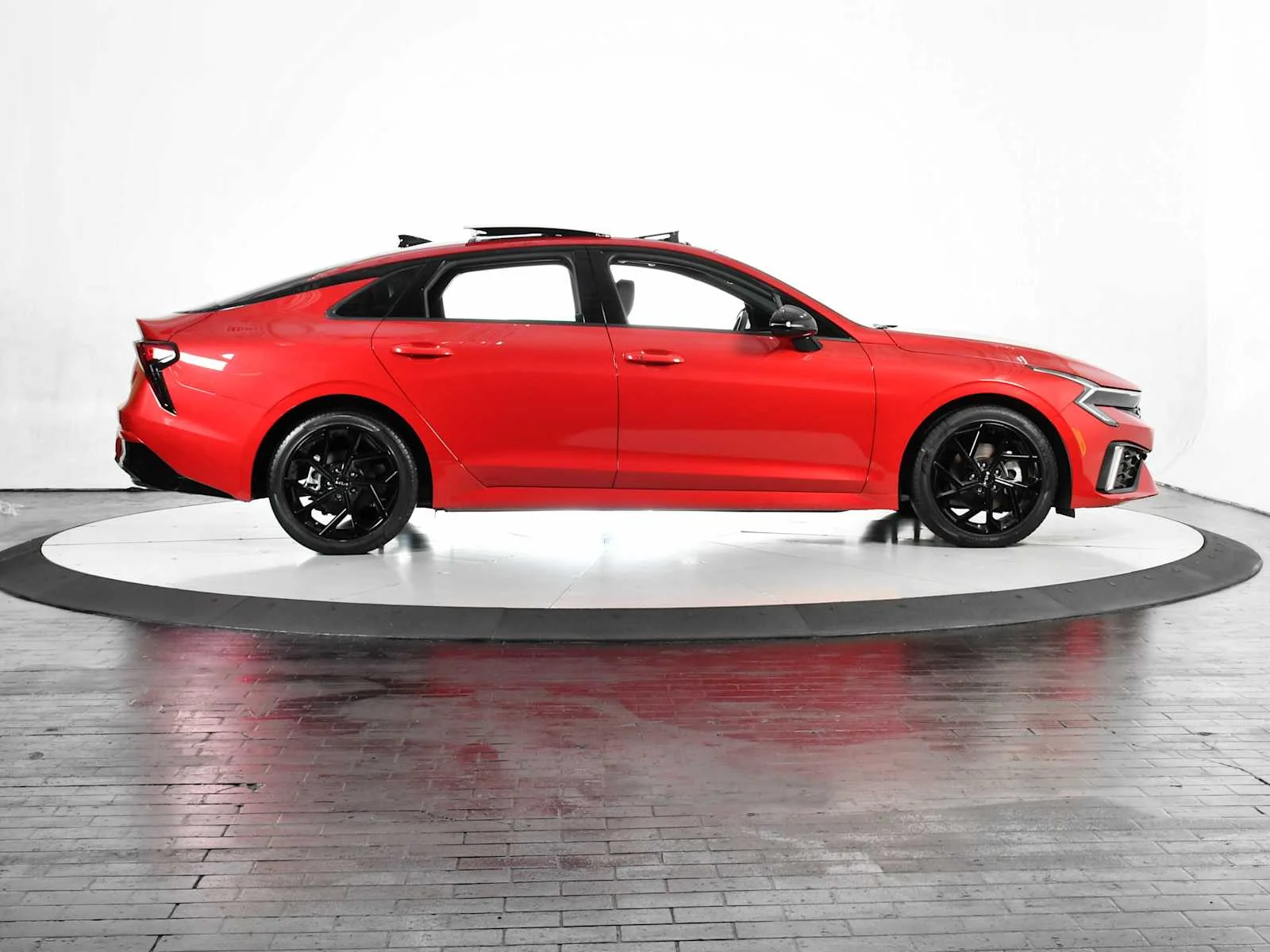 Used 2026 Runway Red Kia GT-Line image 7