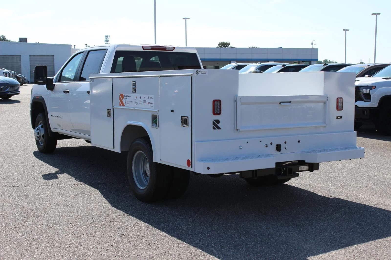 New 2026 Summit White GMC Pro image 5