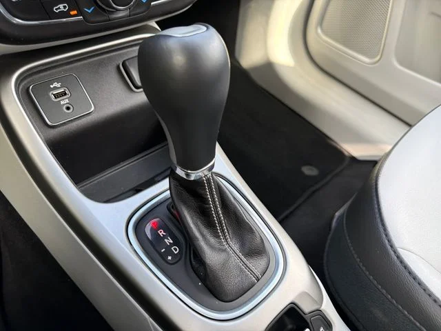 Used 2019 Blue Jeep Latitude image 24