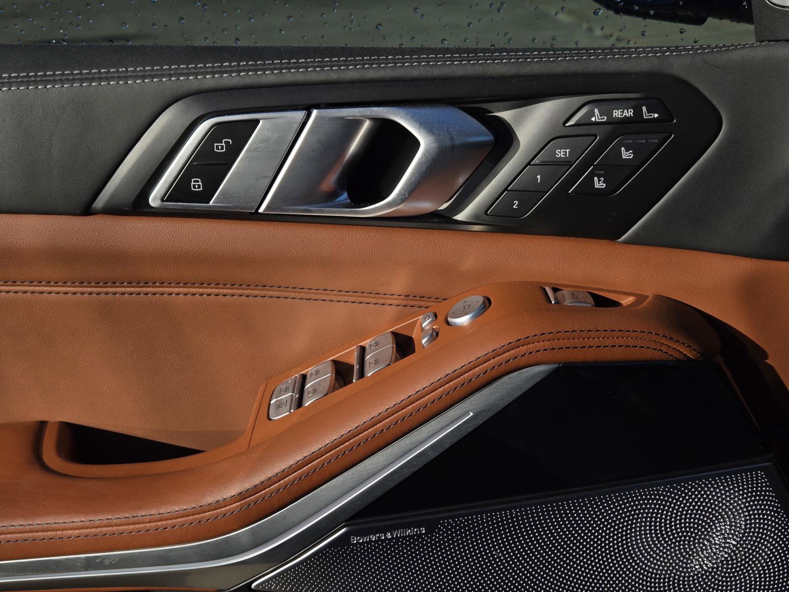 Used 2024 Black Sapphire Metallic BMW M60i image 22