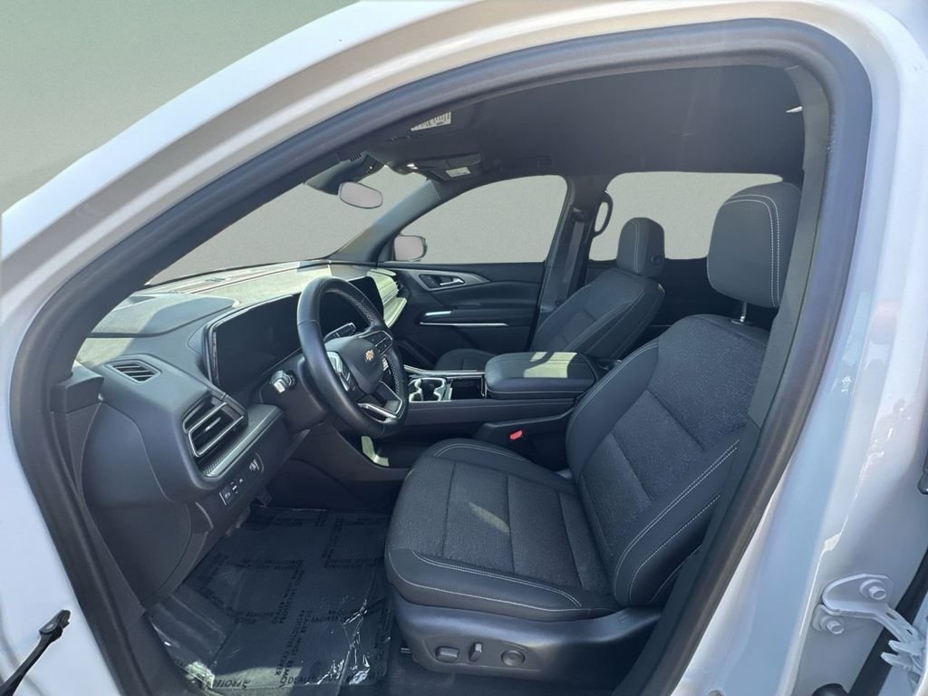 Used 2024 White Chevrolet LT image 18