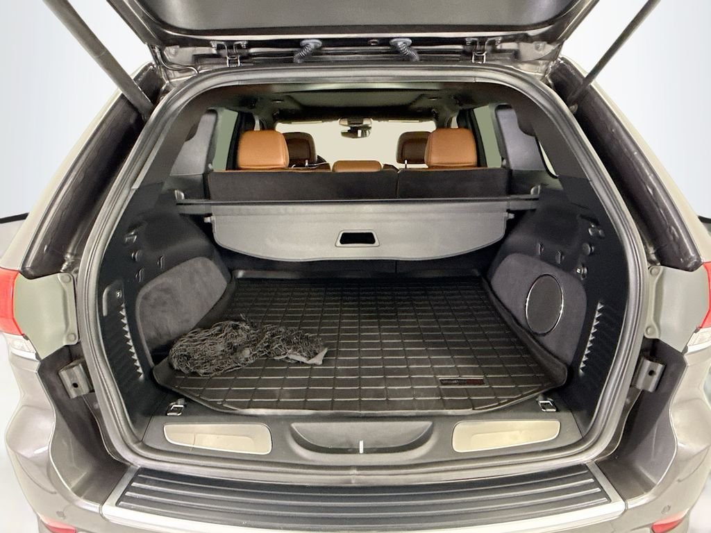 Used 2018 Crystal Metallic Jeep Summit image 26