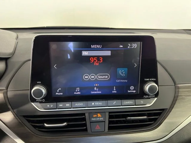 Used 2025  Nissan 2.5 SV image 22