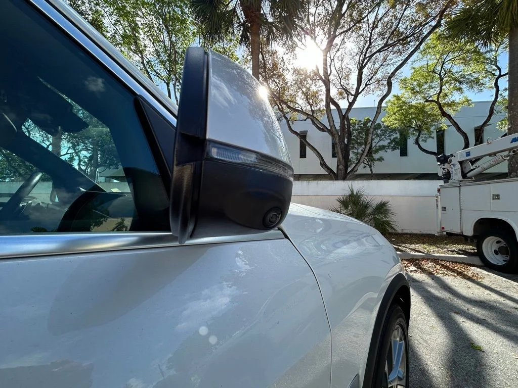 Used 2025 White BMW xDrive40i image 36