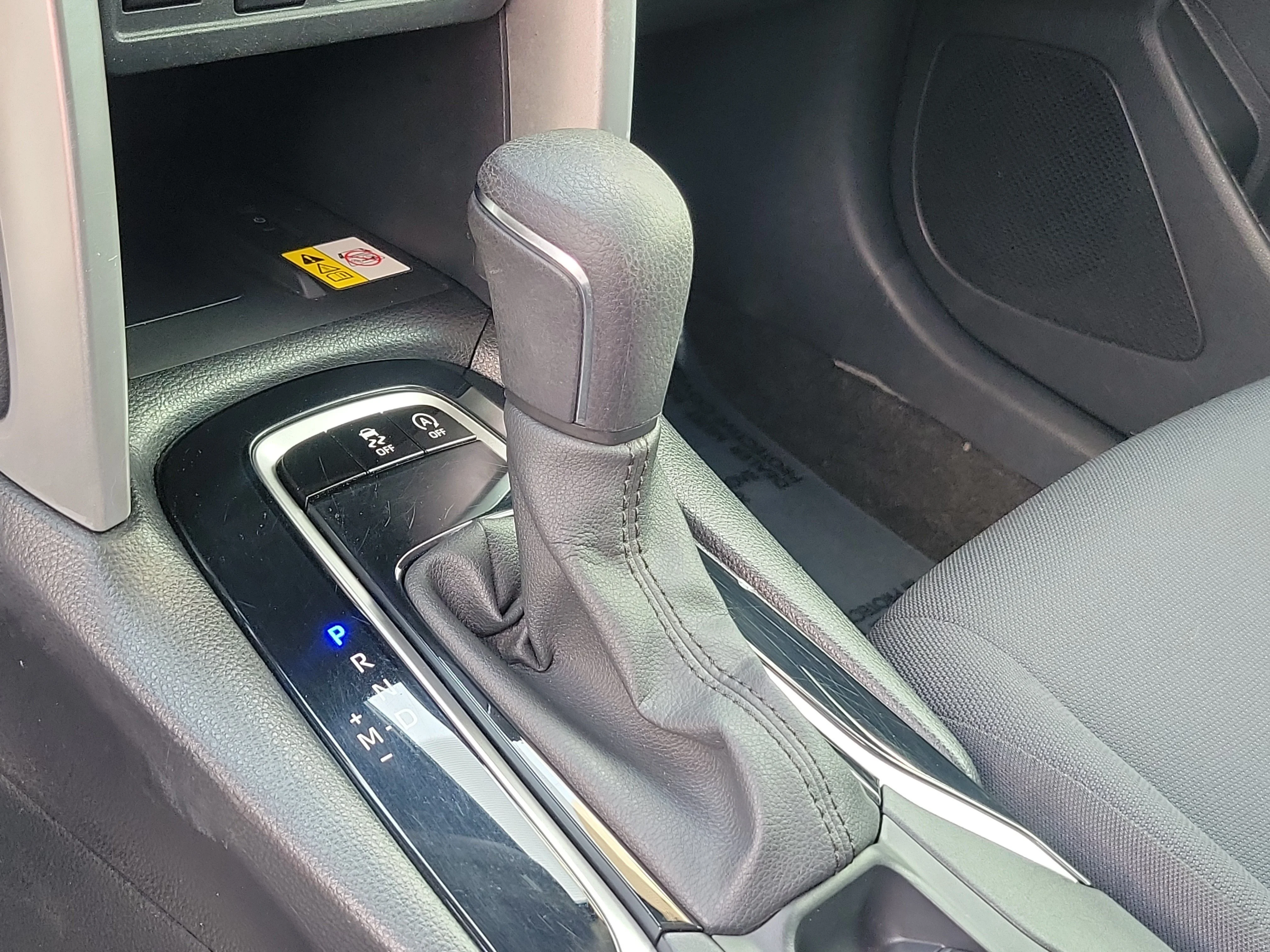 Used 2023 Wind Chill Pearl Toyota LE image 28
