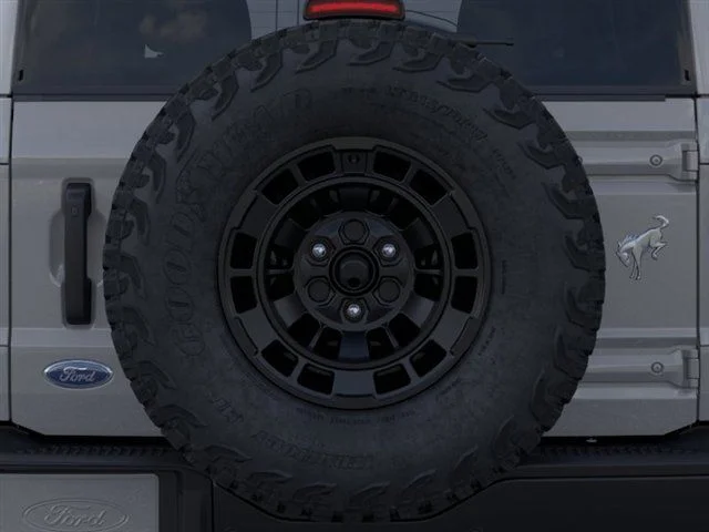 New 2026 Avalanche Gray Ford Badlands image 24