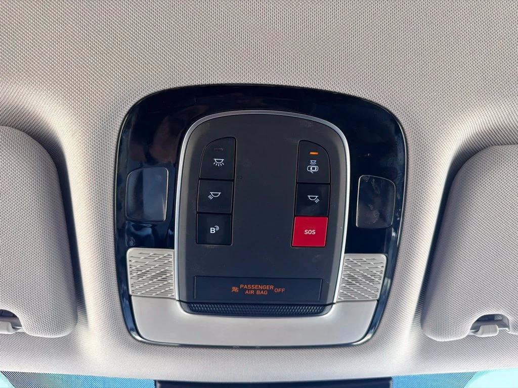 Used 2025 Gray Hyundai SEL image 15