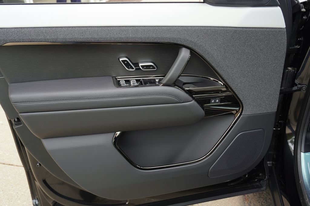 Certified Used 2026 Black Land Rover Dynamic SE image 10