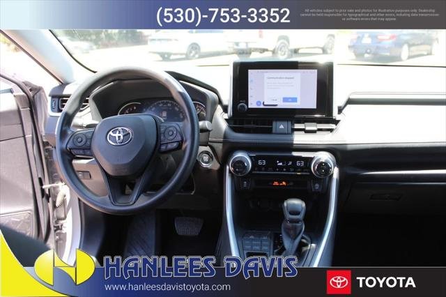 2025 Toyota RAV4 XLE - Photo 17