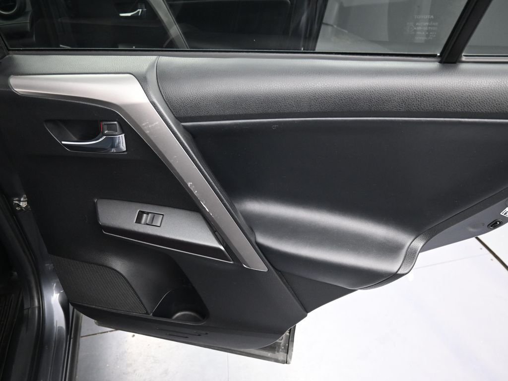 Used 2017 Magnetic Gray Metallic Toyota XLE image 27