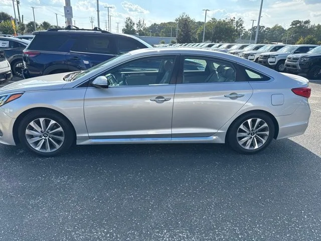 Used 2016 Silver Hyundai Sport image 7