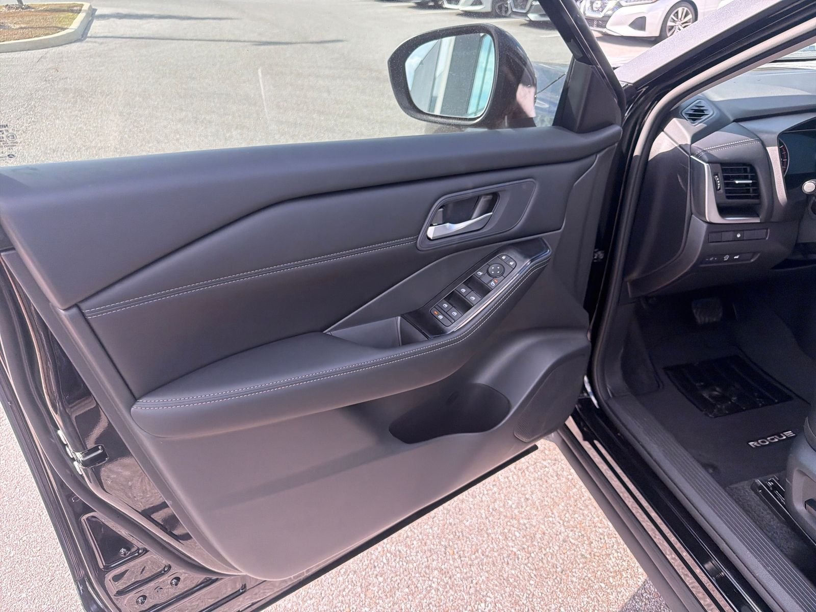 New 2026 Nissan Rogue SV 4D Sport Utility