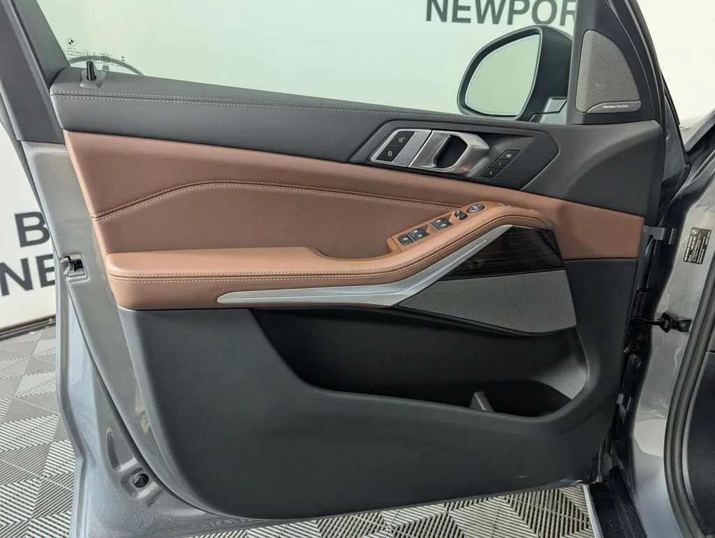New 2026 Skyscraper Grey Metallic BMW xDrive40i image 16