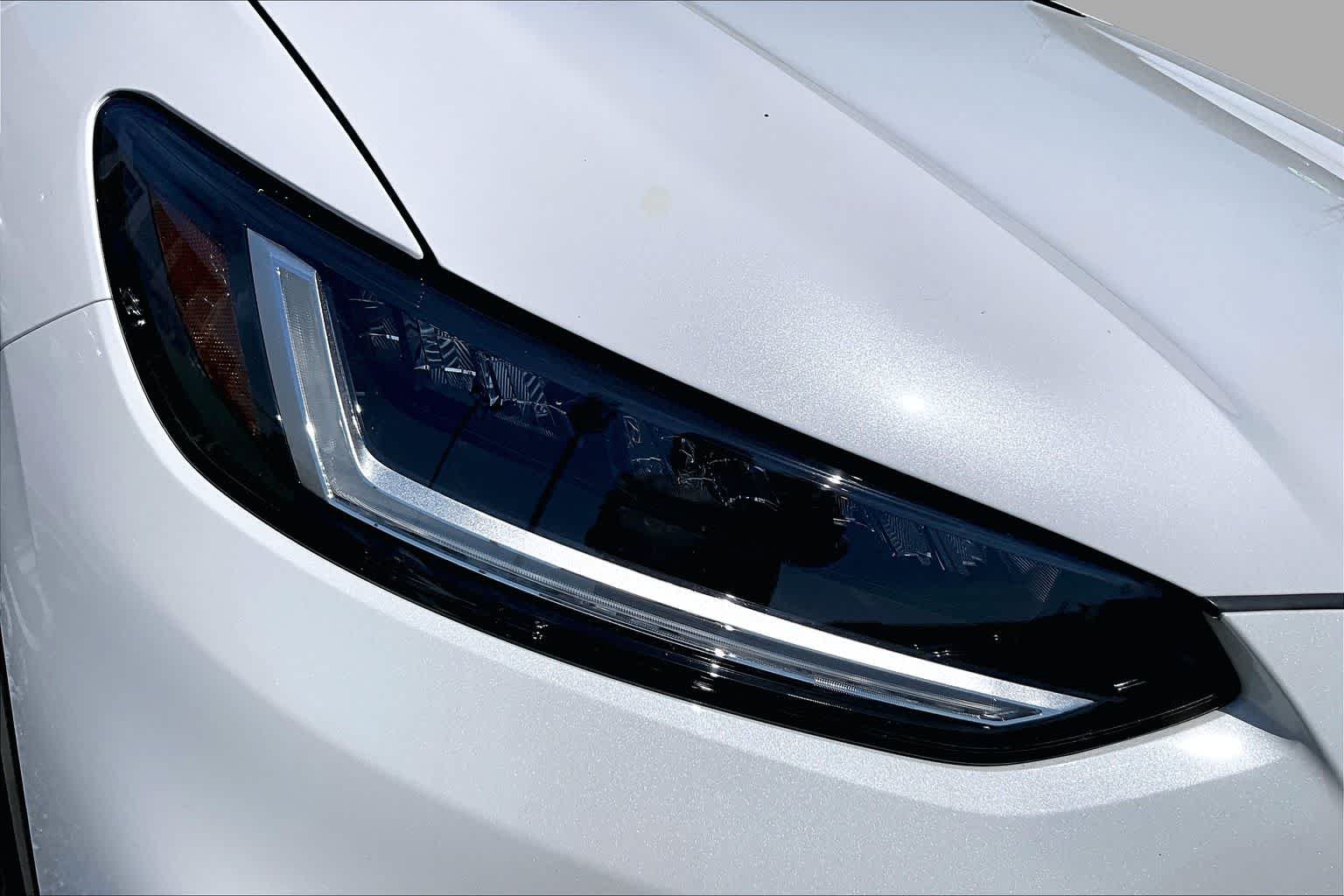 Used 2024 Platinum White Pearl Honda Sport image 27