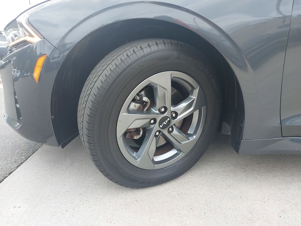 Used 2022 Gray Kia LXS image 28