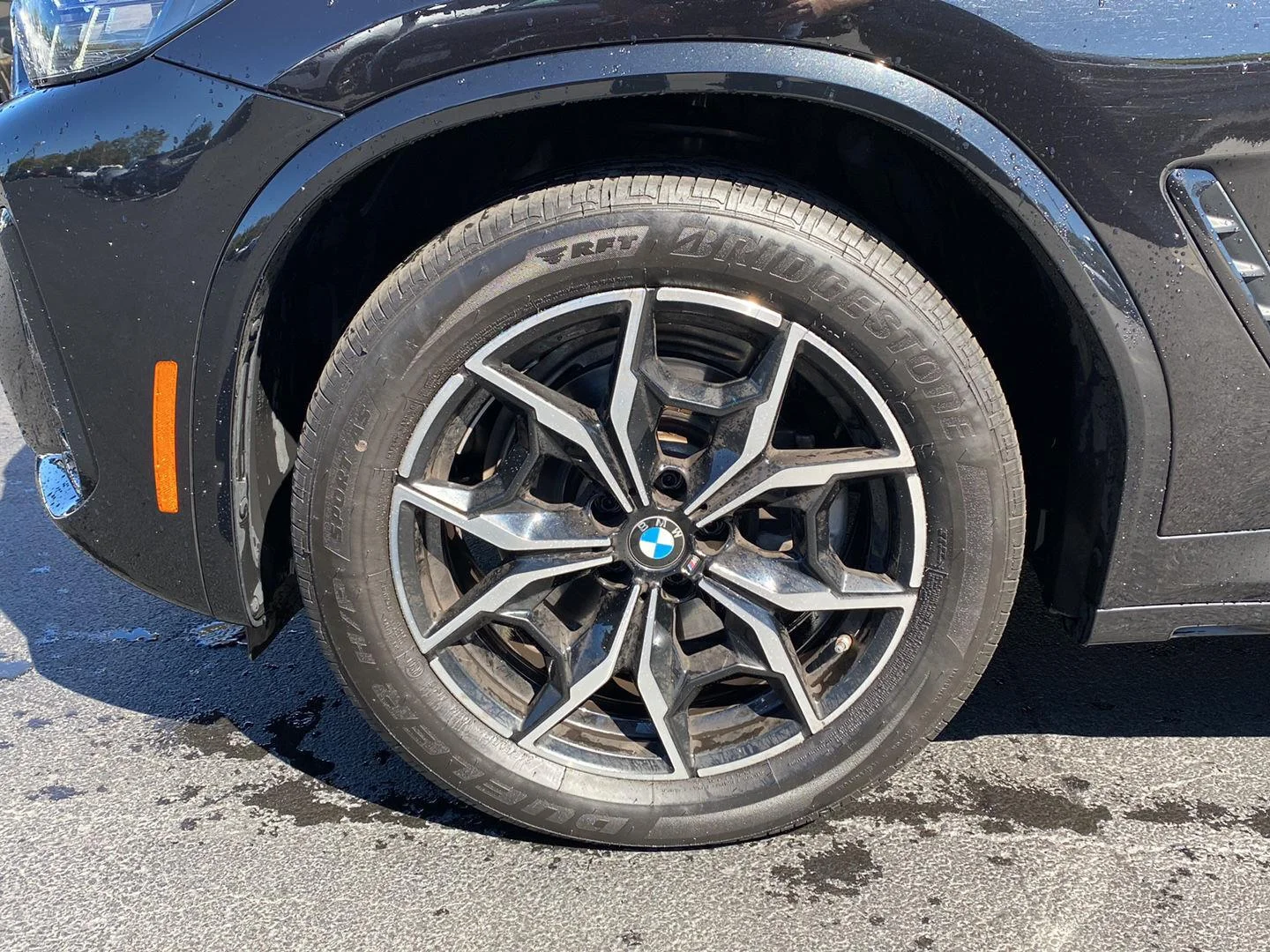 Used 2024 Black Sapphire Metallic BMW xDrive30i image 9