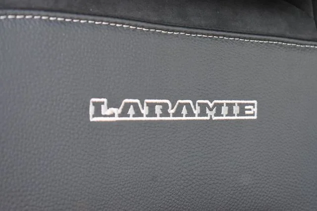New 2026 Diamond Black Crystal Pearl-Coat Exterior Paint RAM Laramie image 16