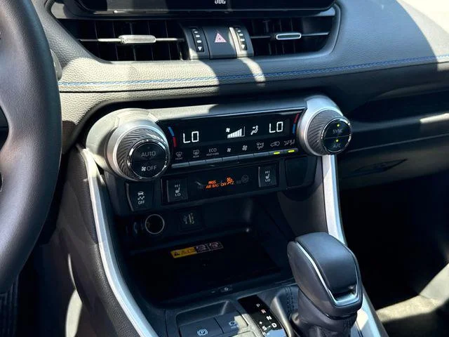 Certified Used 2025 MID BLK/WIND CHILL Toyota Hybrid XSE image 24