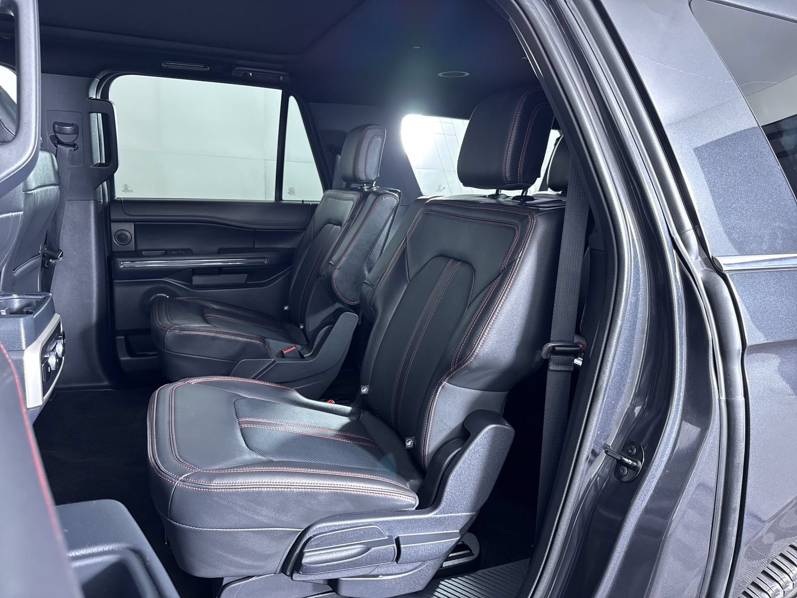 Used 2022 Dark Matter Metallic Ford Limited image 23