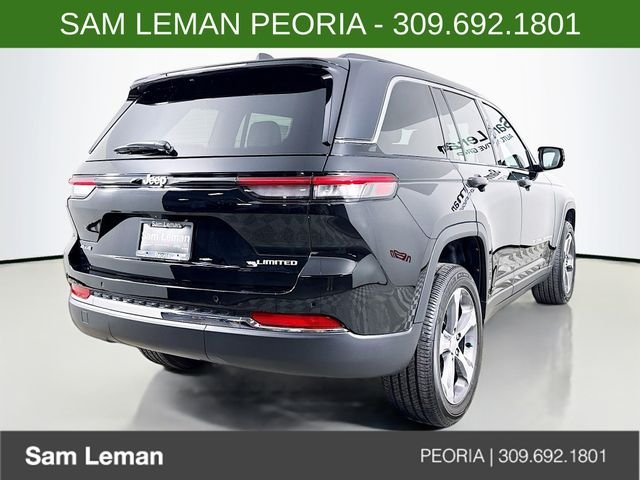 New 2025 Diamond Black Crystal Pearl-Coat Exterior Paint Jeep Limited image 7