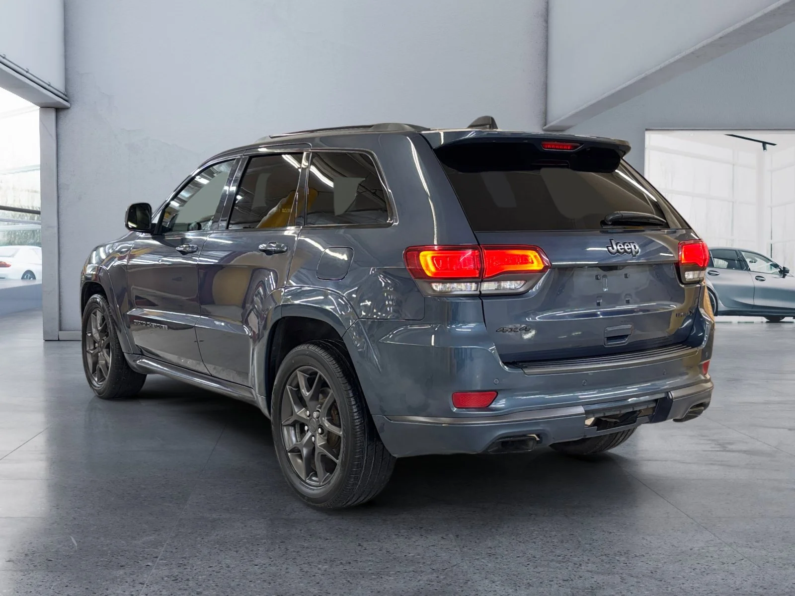 Used 2019 Blue Jeep Limited X image 3