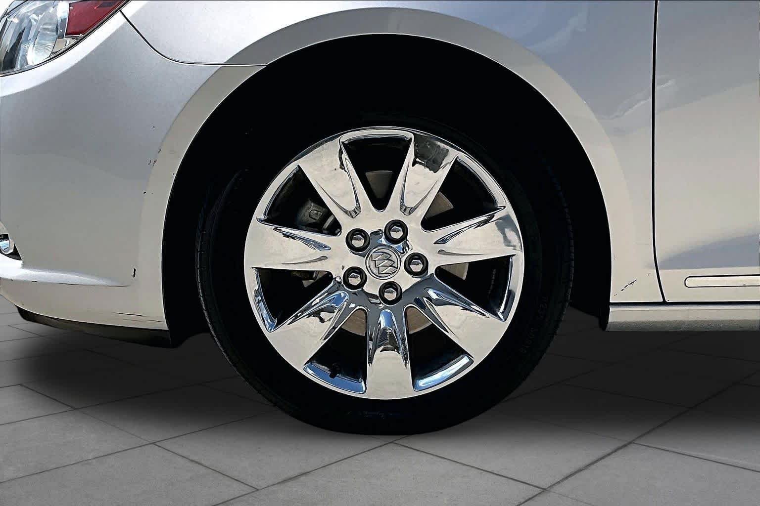 Used 2011 Quicksilver Metallic Buick CXL image 9